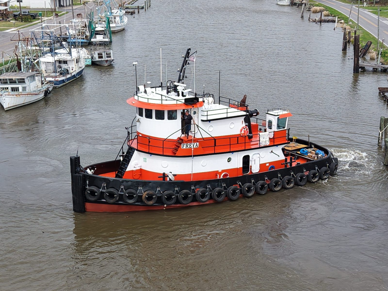 The offshore tug Freya at the dock